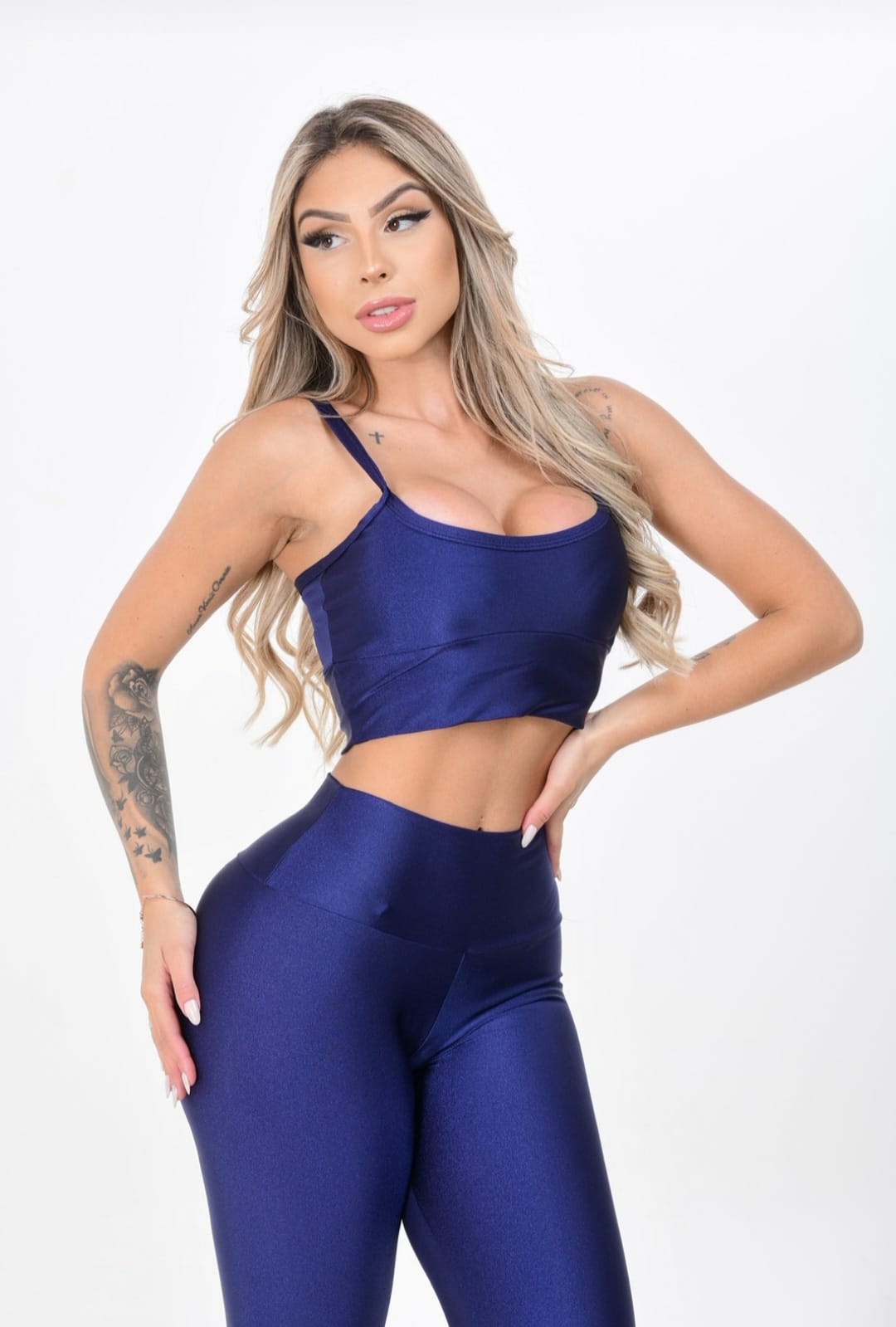 CONJUNTO CIRRE LISO EMPINADO